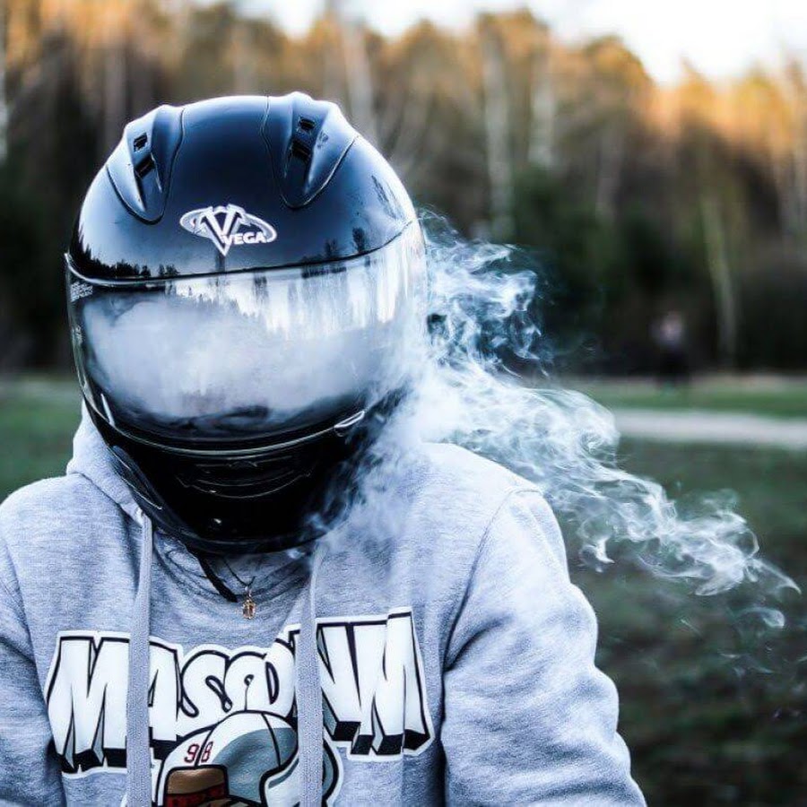 Фото в шлеме с дымом