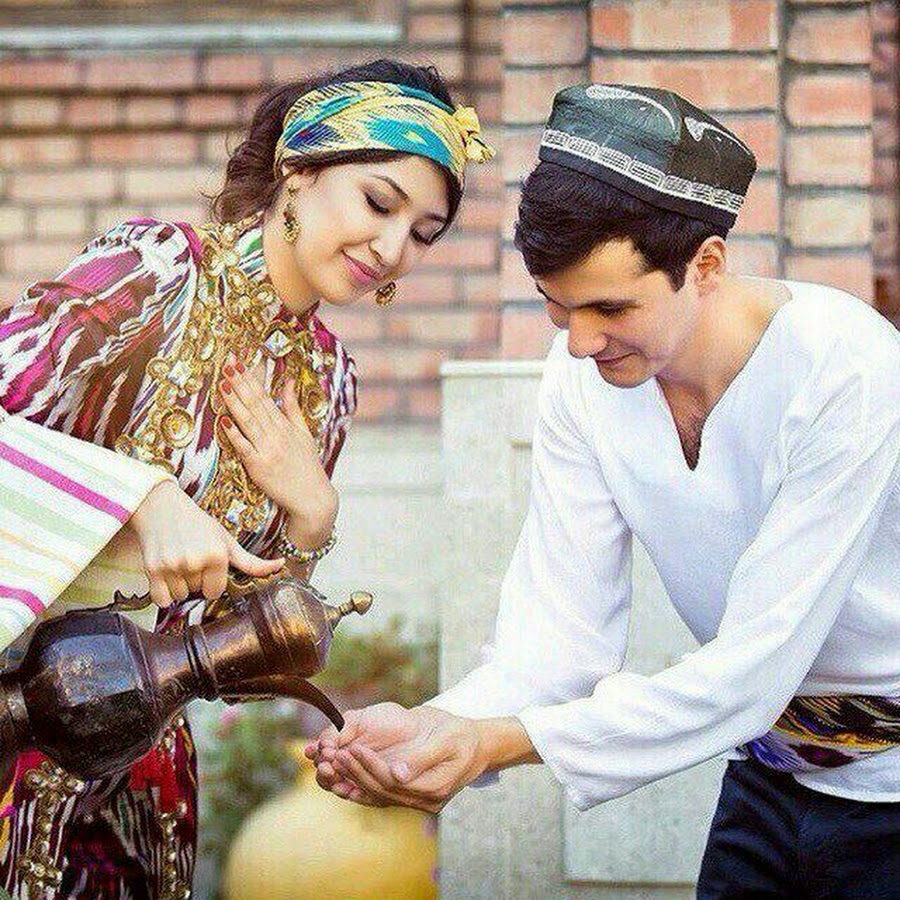 Отношения по таджикски. Узбекские девушки. Узбек любовь. Фотосессия в таджикском стиле. Узбекские люди.