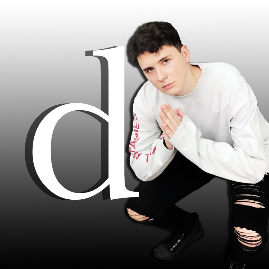 Daniel Howell @danielhowell