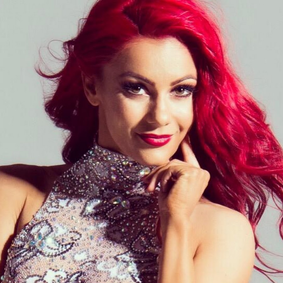 Dianne Buswell @Diannebuswell