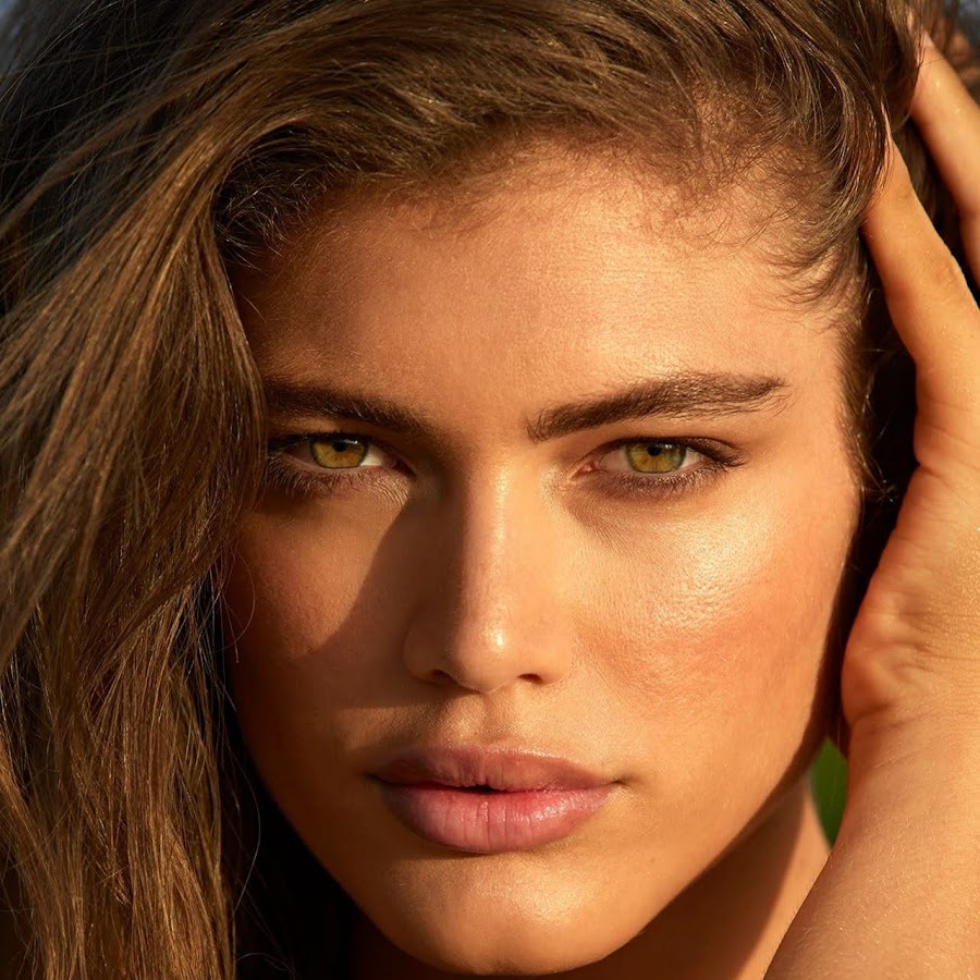 Valentina Sampaio Daily - YouTube