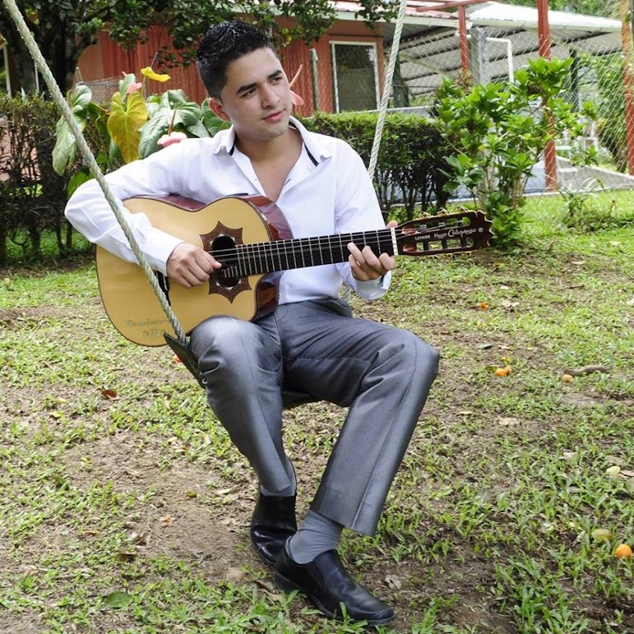 Requinto de Oro Ecuatoriano Bryan Romero @bryanrequintodeoroecuatoriano