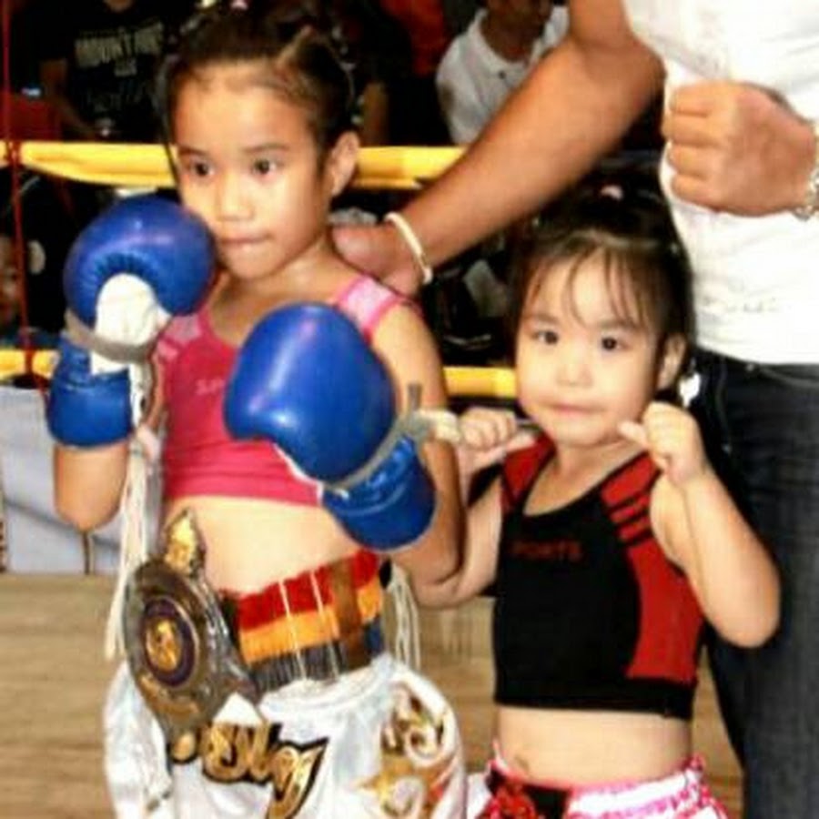 Ready go to ... https://www.youtube.com/channel/UCwDQrlEfYM9eMwzndjFTIWw [ REMINA&RIINAà¹à¸£à¸¡à¸´à¸à¸° à¸£à¸µà¸à¸° Muay Thai Kids]