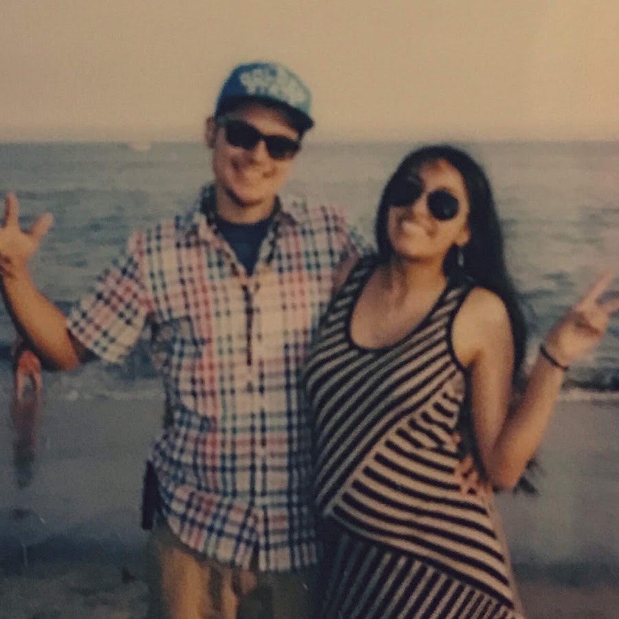 AIdro_kor7TRoG1Cc_KXayAJ4z_5dAXTS2f__iw2RpEv65Q=s900-c-k-c0x00ffffff-no-rj