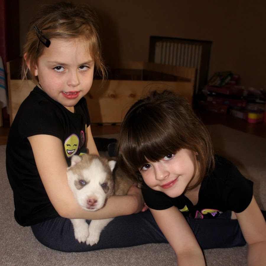 TWINPOSSIBLE House of HUSKIES