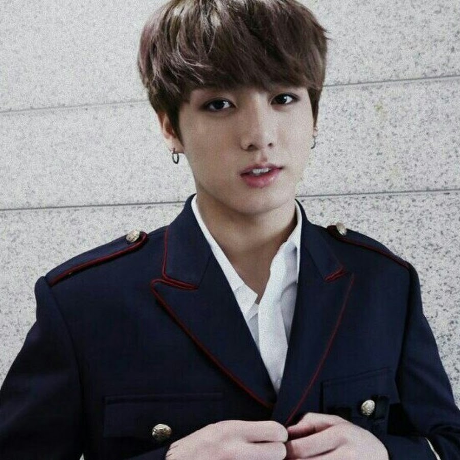 Чон чонгук любимый. Чон Чонгук. BTS Jungkook. Чонгук в военной форме. Чон Чонгук фото.