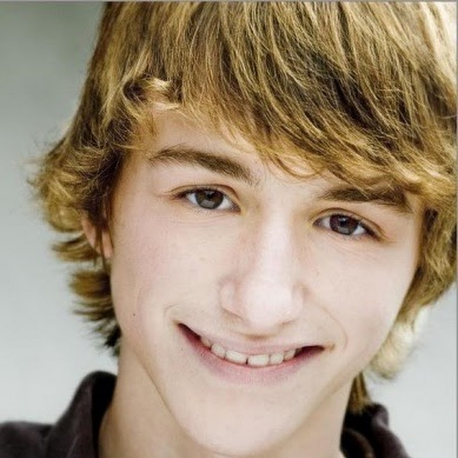 Who was fred. Lucas Cruikshank. Lucas Cruikshank Fred. Лукас Крукшенк и его парень.