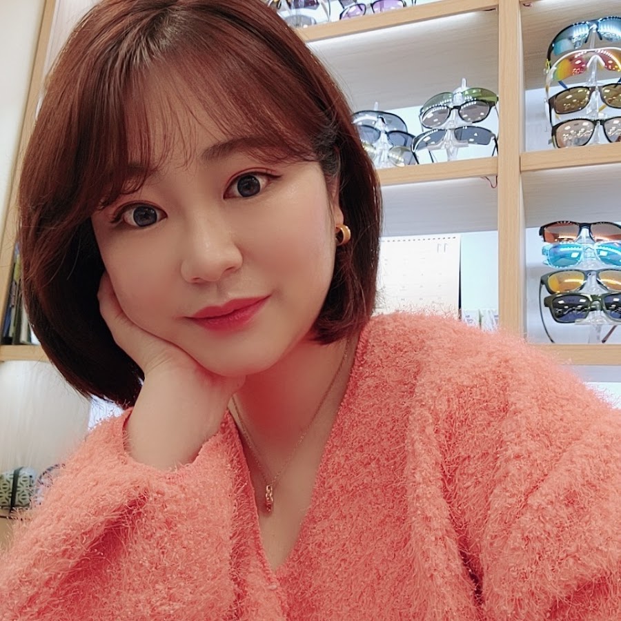 안경언니 - YouTube 안경언니