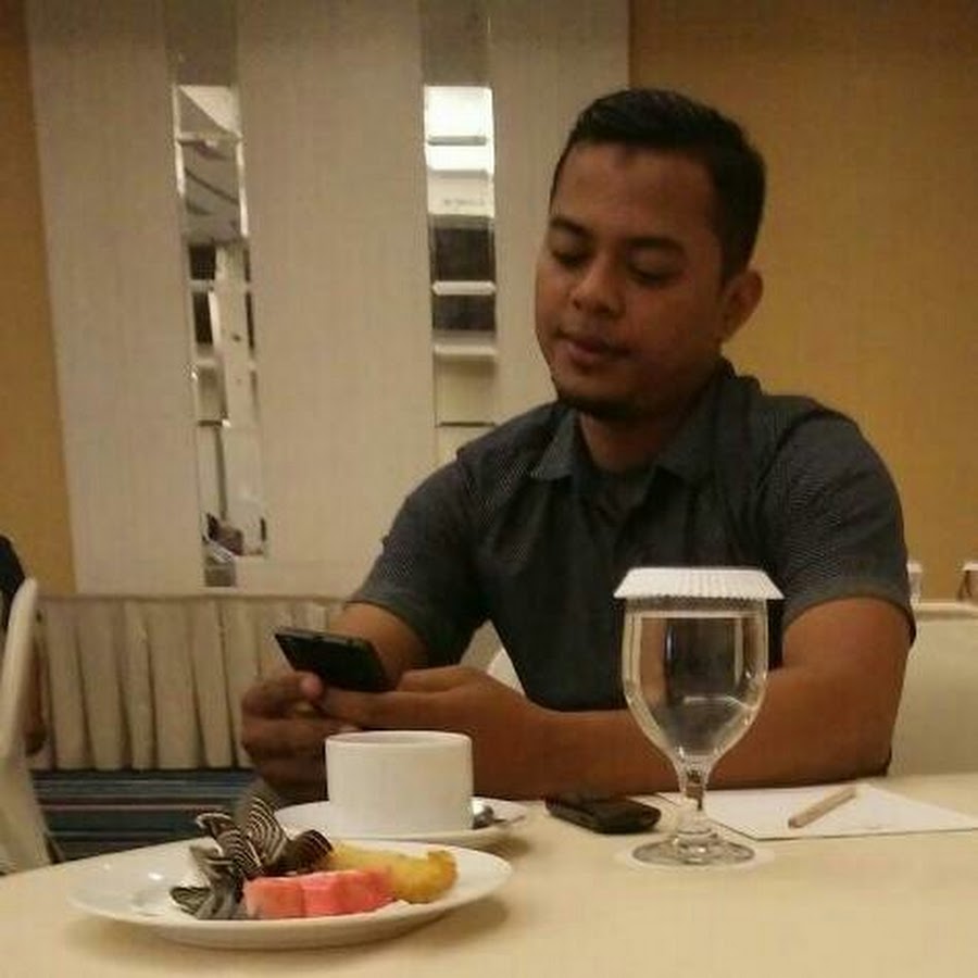 ryo santosa @ryosantosa