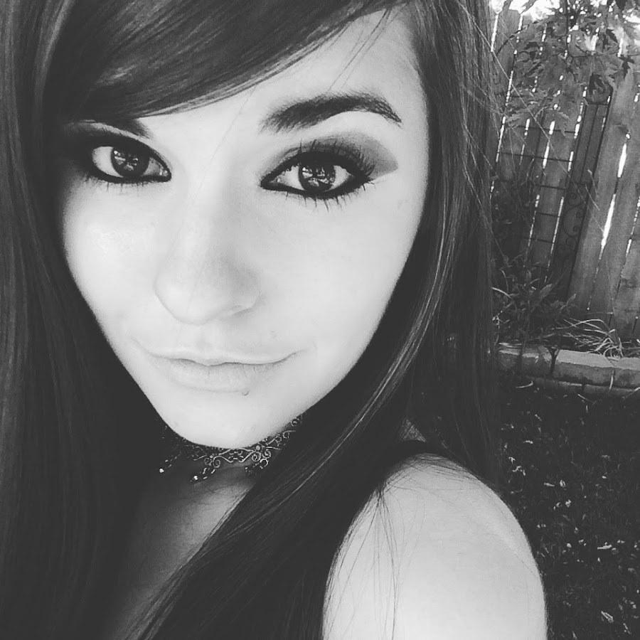 chrissy-talks-youtube