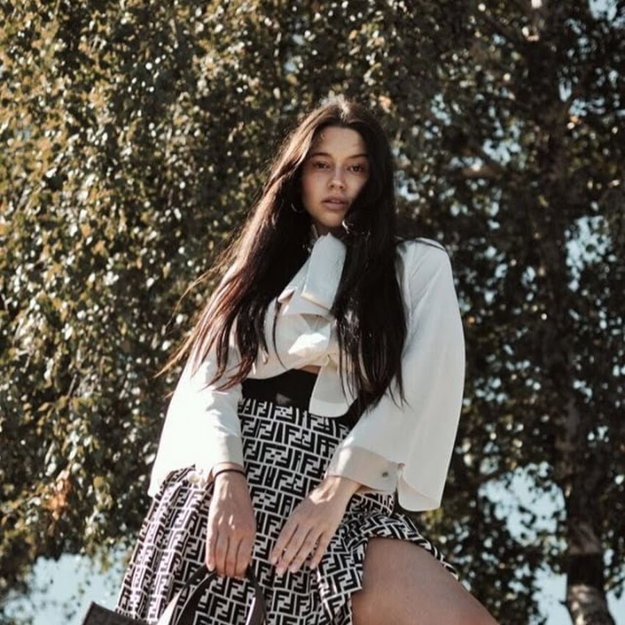 influencer profile picture