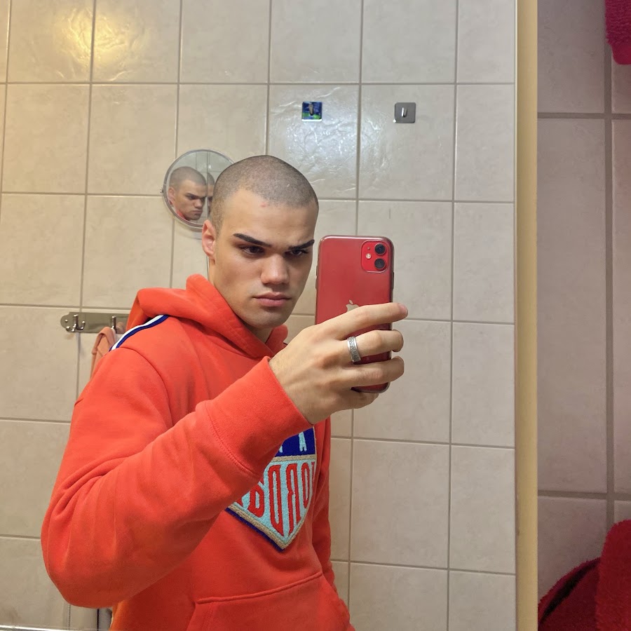 influencer profile picture