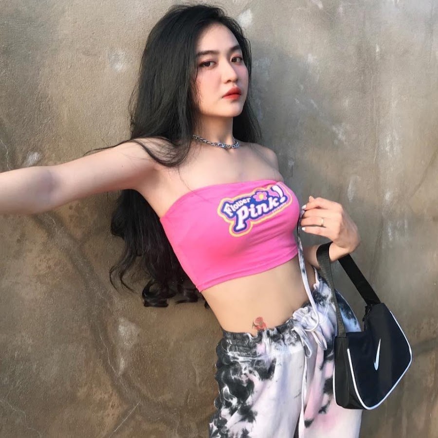 influencer profile picture
