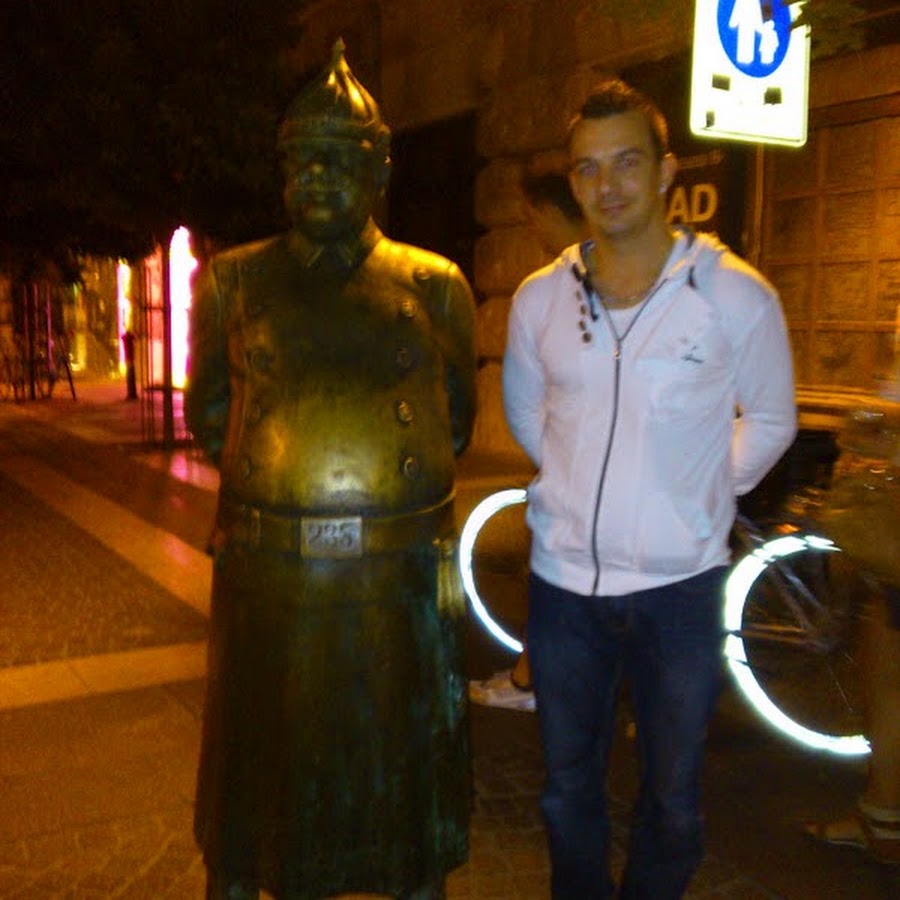 AIdro_nd7ed62aF0qw7ap1LTPN1FV5XIg5k9ZLPZlJjfb1Htg=s900ckc0x00ffffff