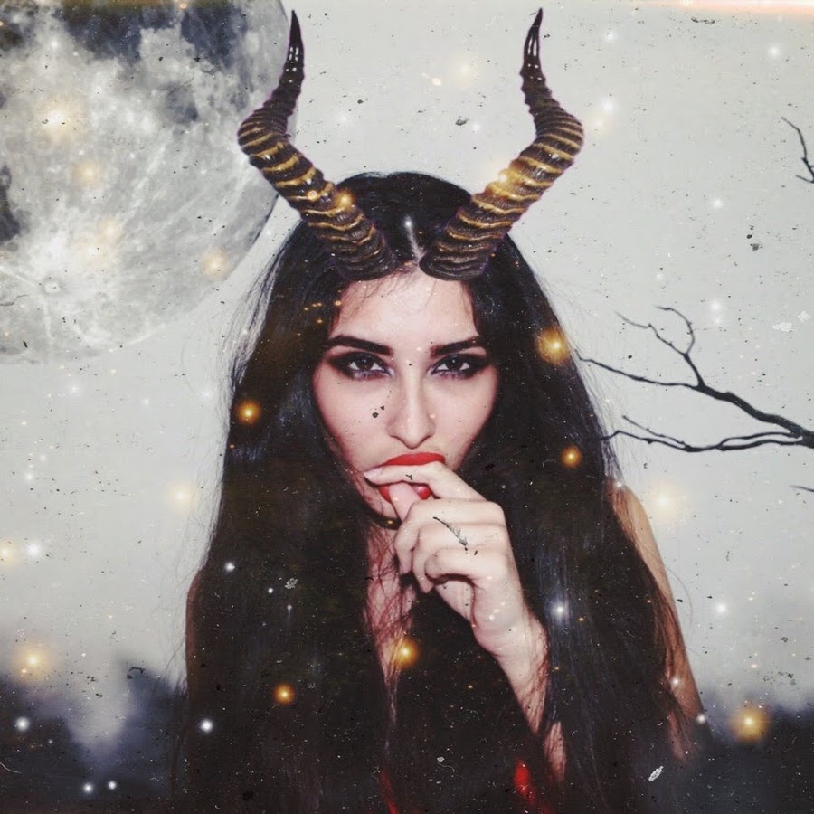 WITCHYSOFFIE @witchysoffie