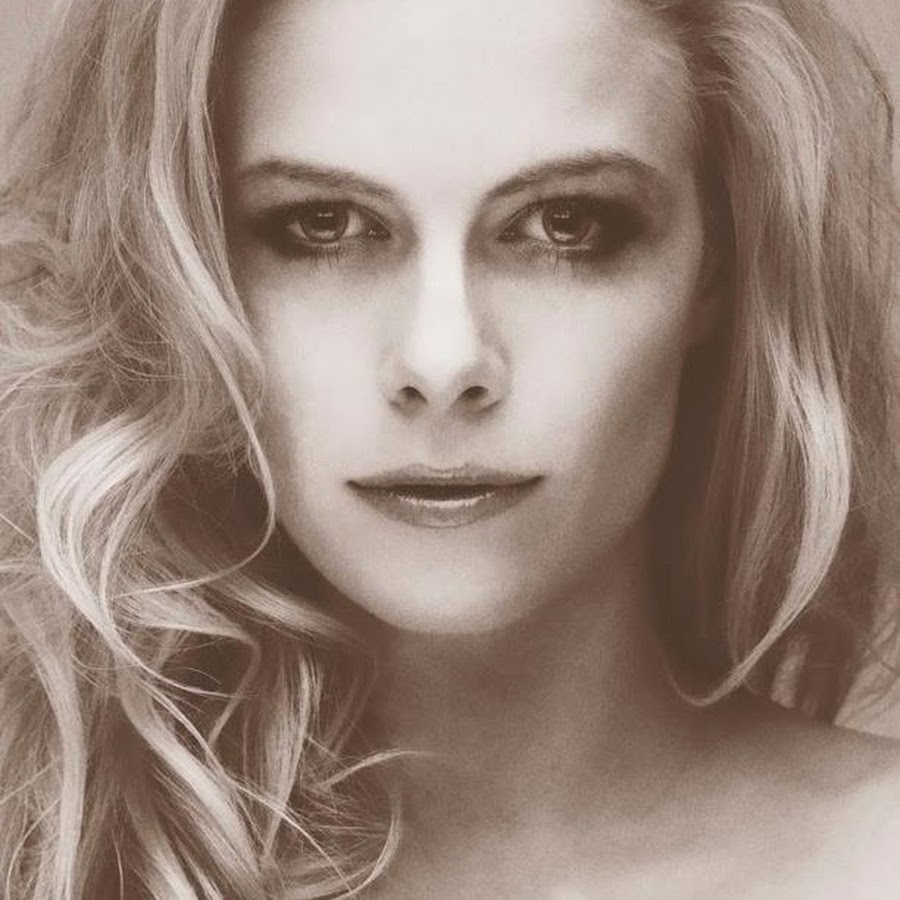 Elvira Friis - YouTube