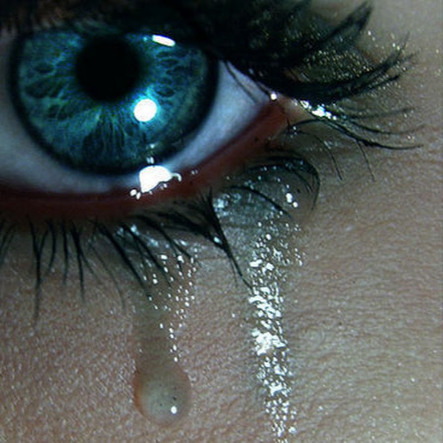 Мне пробила сегодня грусть. Слезы. Глаз со слезой. Глаз плачет. Плачущий глаз.