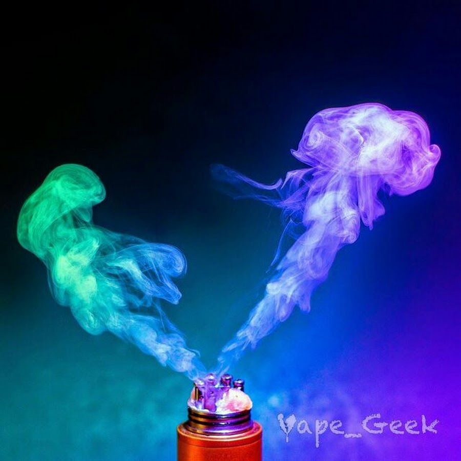 дым от электронной сигареты. красивые девушки с вейпом. Vape e-xy 150w full kit. вэйп электронная сигарета. красивые вейпы.