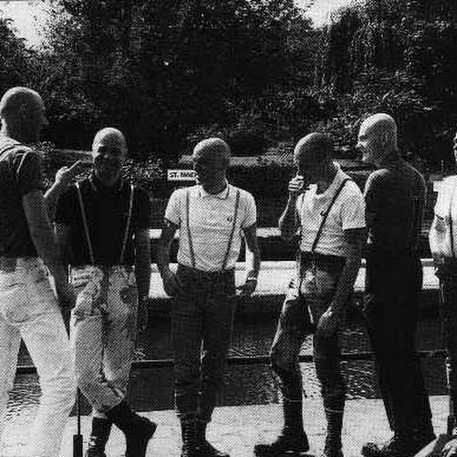 Skinheads история одной банды. Скинхеды 60-х Англия. Скинхеды Англия 80-е. Skinheads 1969. Скинхеды Англии 70х.