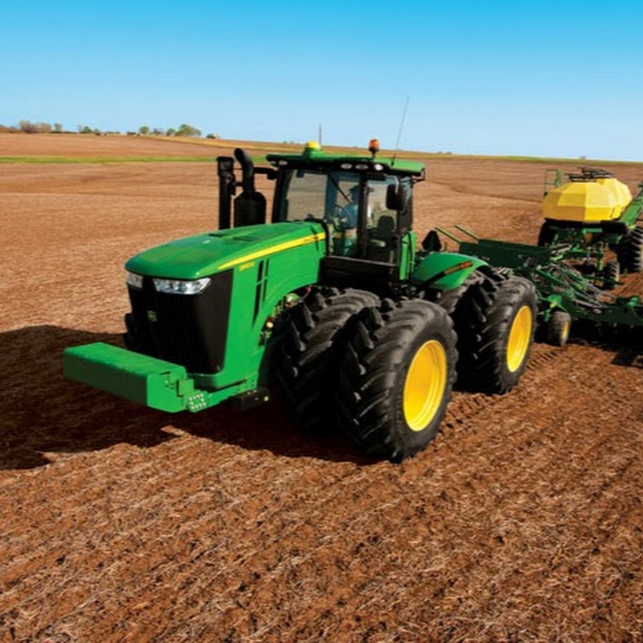 Тракторист машинист. John Deere 9510r. Трактор Джон Дир 9510r. John Deere 9r 540. Обои John Deere 9510r.