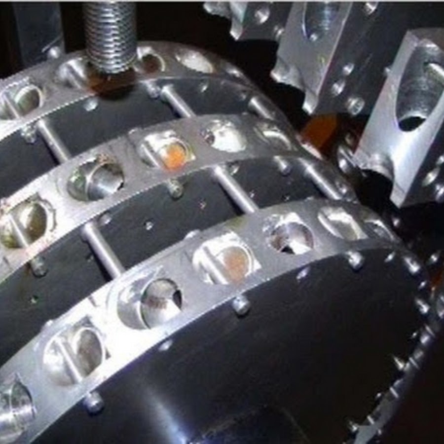 электродвигатель на солнечных батареях. магнитный мотор генератор. двигатель постоянного тока на постоянных магнитах ротора. магнитный двигатель минато. генератор перендева.