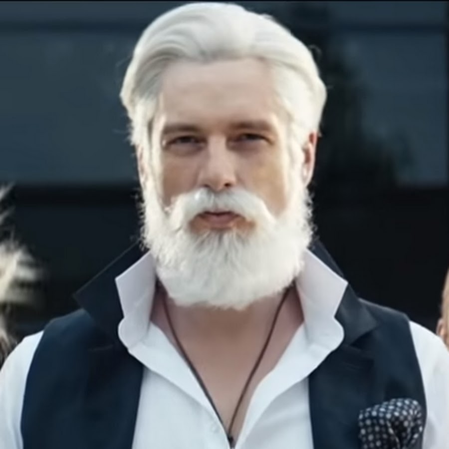 Реклама теле2 кто снимается с бородой. Актёр из рекламы теле2 с белой бородой. Седой из рекламы теле2.