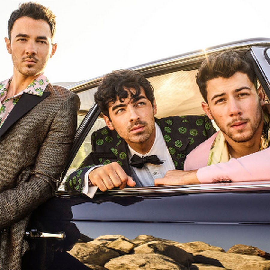 Join the Jonas Brothers on the road with Waze