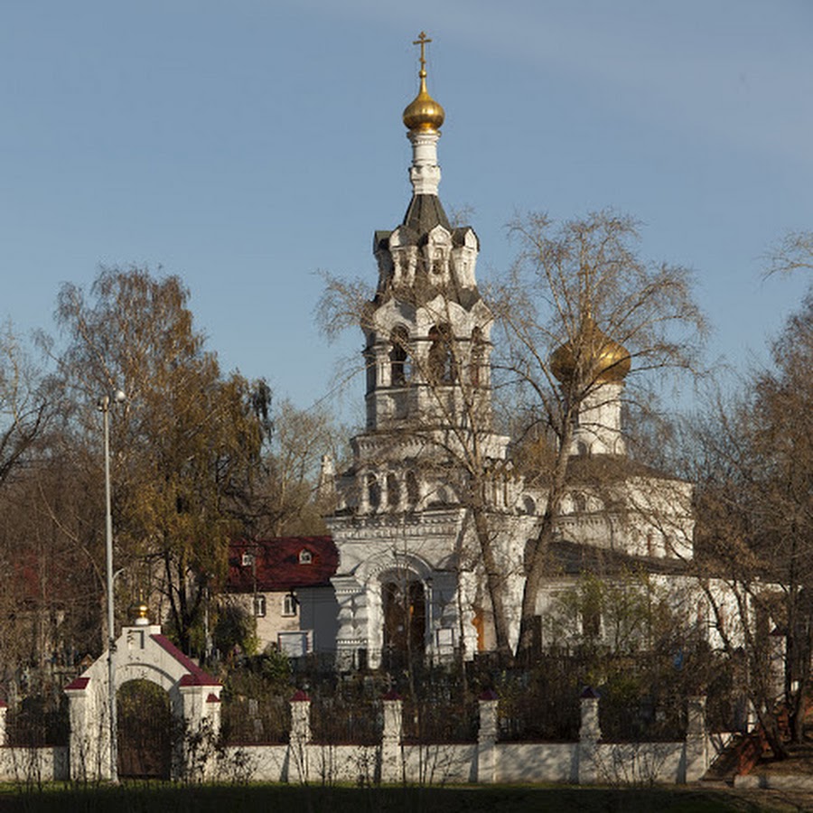 Церковь восточный москва. Церковь Илии пророка в Черкизово. Храм пророка Божия Илии в Черкизове. Храм Ильи пророка в Черкизове. Храм Илии пророка в Черкизове кладбище.