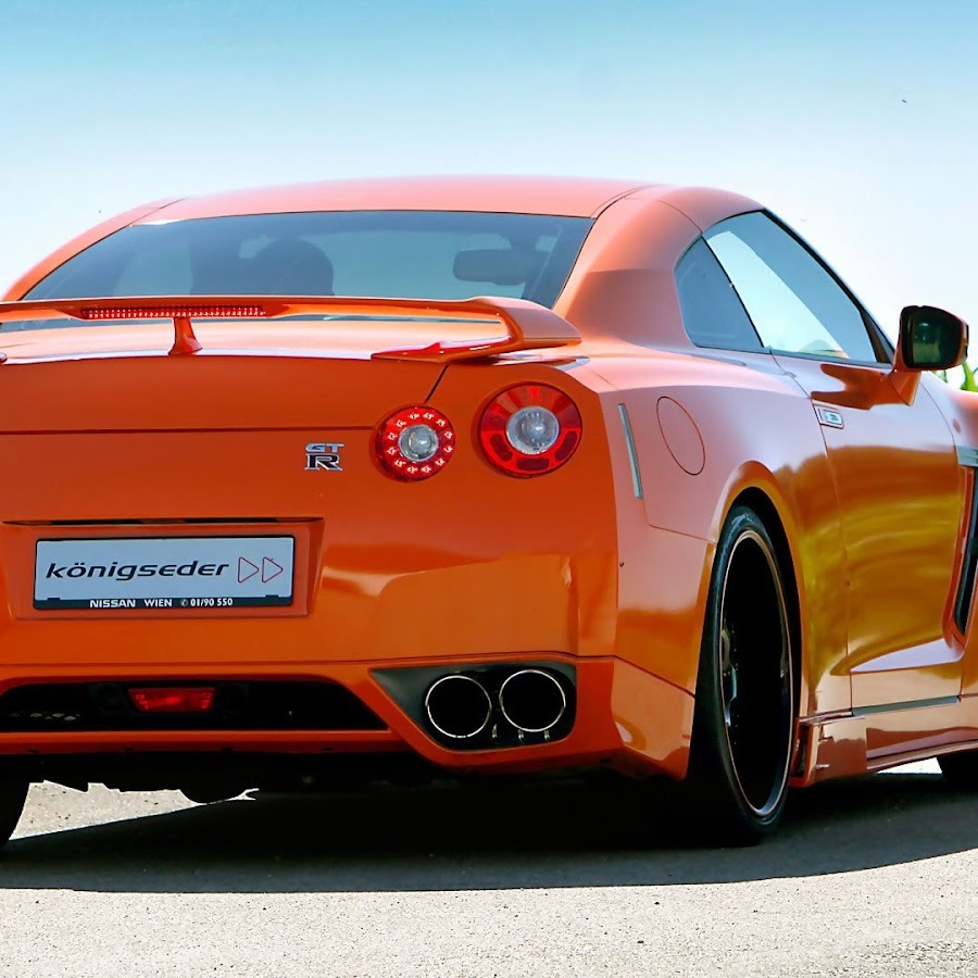 Nissan GTR Orange