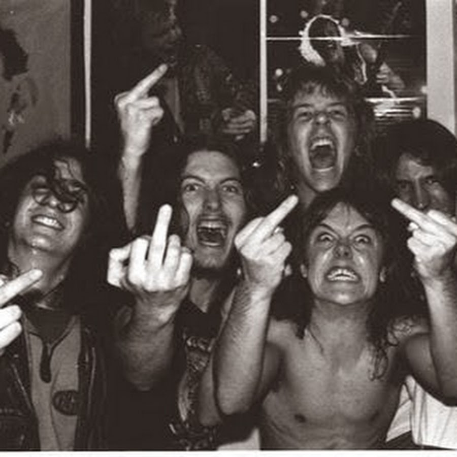 Группа опасный случай. Metallica 1982. Рок звезда. Пьяные рок звезды.