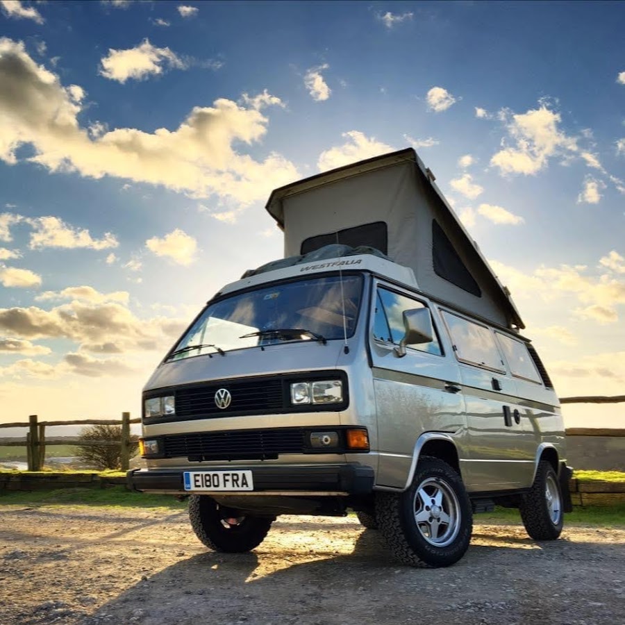 Volkswagen Transporter t3 с дочкой для серфа