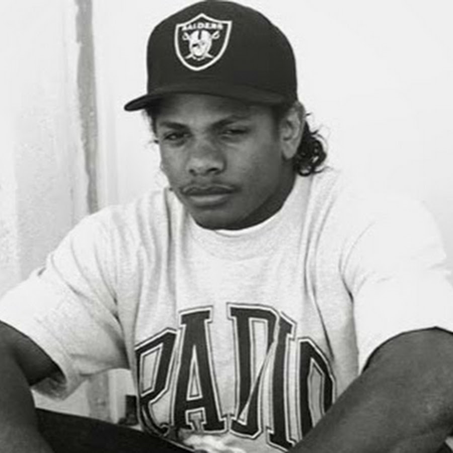 Eazy e real g. Eazy e 1995. Eazy-e фото. ИЗИ рэпер.