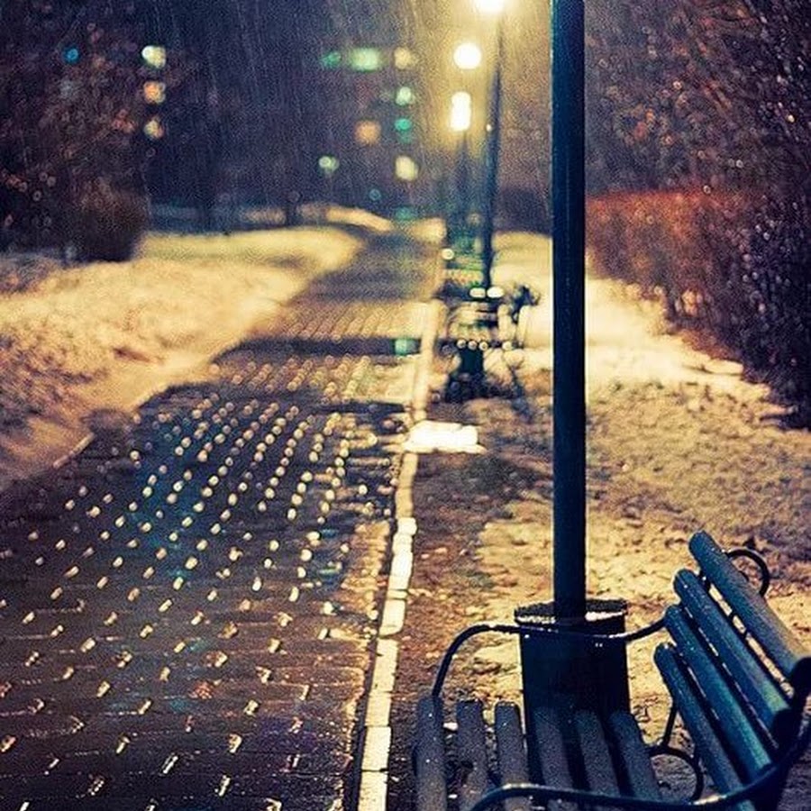 Музыка холодный вечер. Фонарь на улице. Фонарь лавочка улица. Фонари в городе. Ночная улица с фонарями.