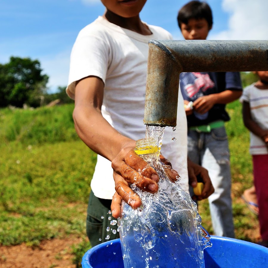 Handling and storage of water in the household