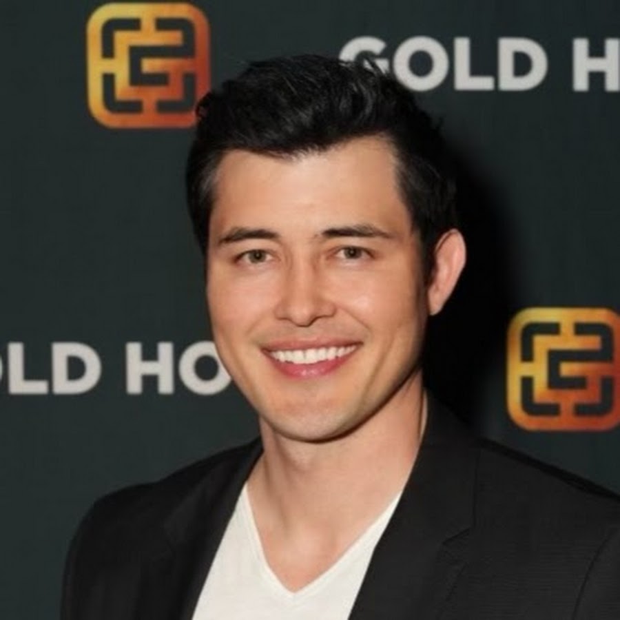 Christopher Sean.