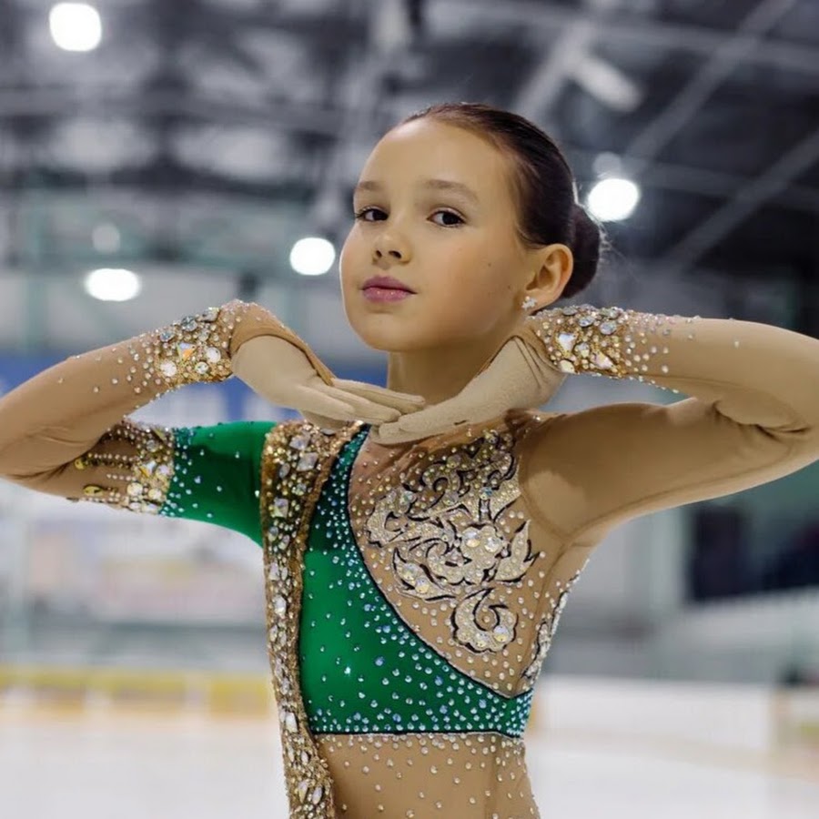 Emilia Giniyatova emilyginni - YouTube