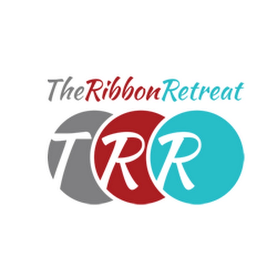 How to Make a Simple Tulle Bow - TheRibbonRetreat.com 