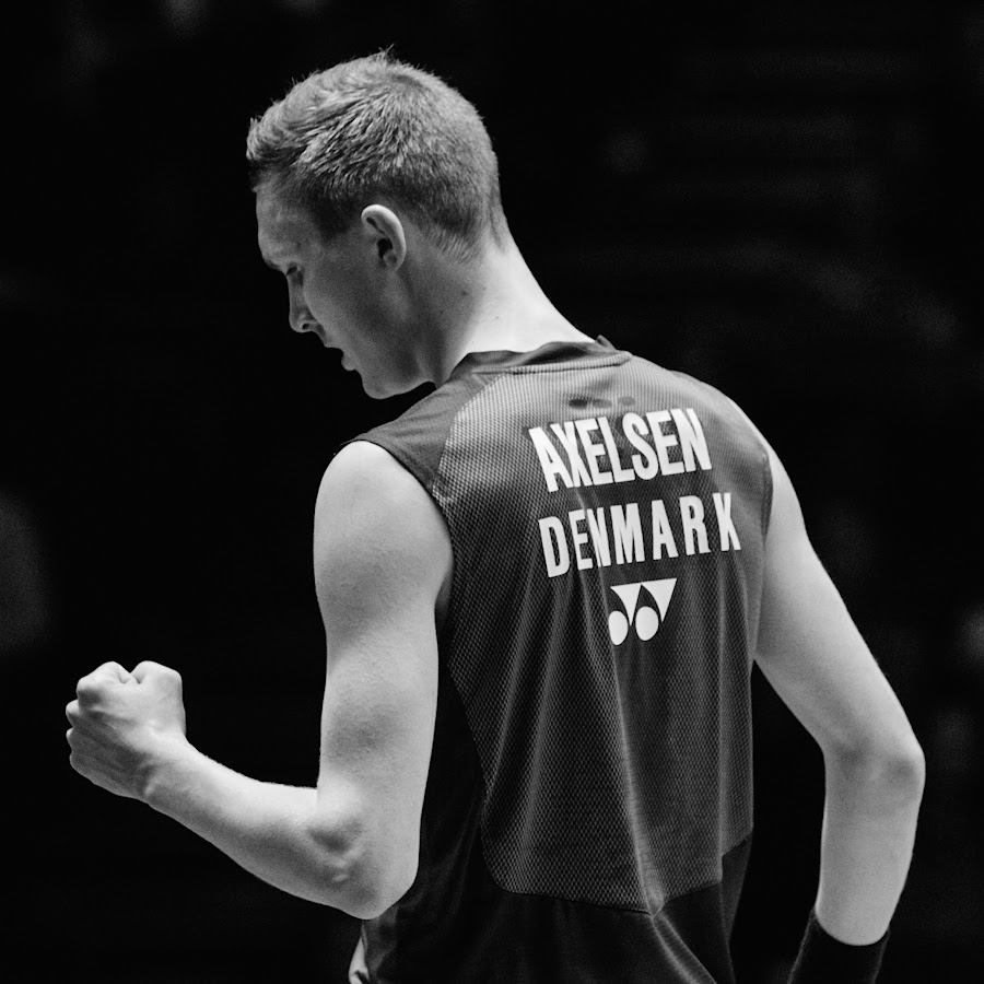 ViktorAxelsen YouTube