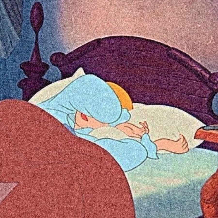 Мешает спать принцессам. Сонный персонаж из мультика.