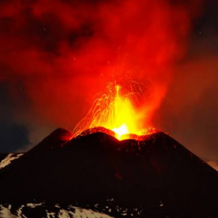 Вопреки известных представлений вулкан не всегда выглядит. Извержение вулкана. Извержение вулкана гиф. Вулкан анимация. Взрыв вулкана гиф.