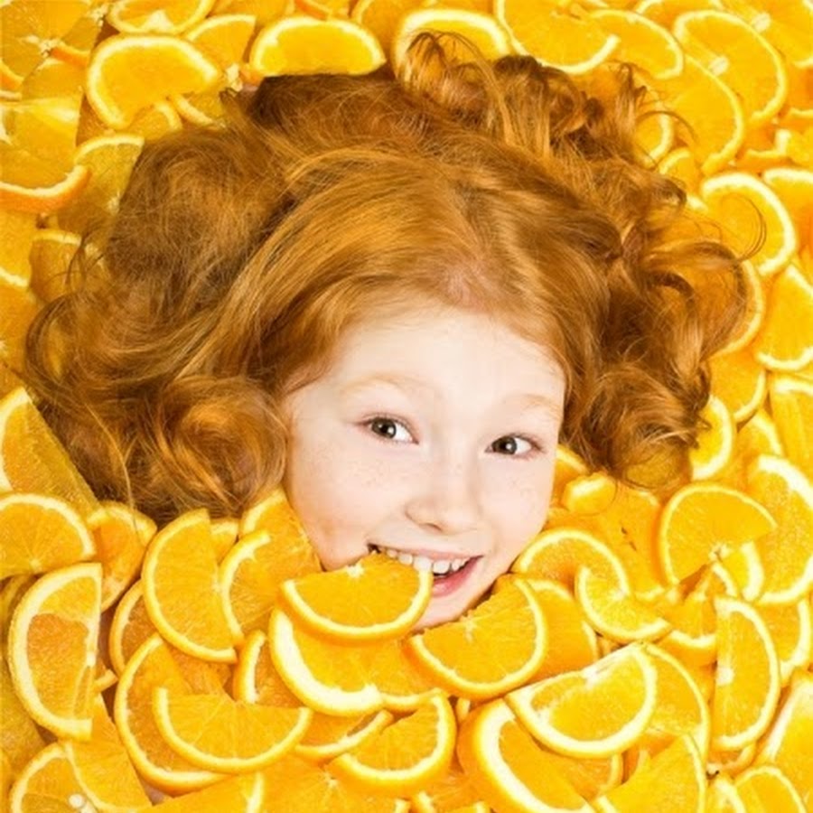 Детская фотосессия с апельсинами
