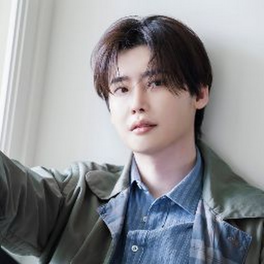 Lee Jong Suk - YouTube