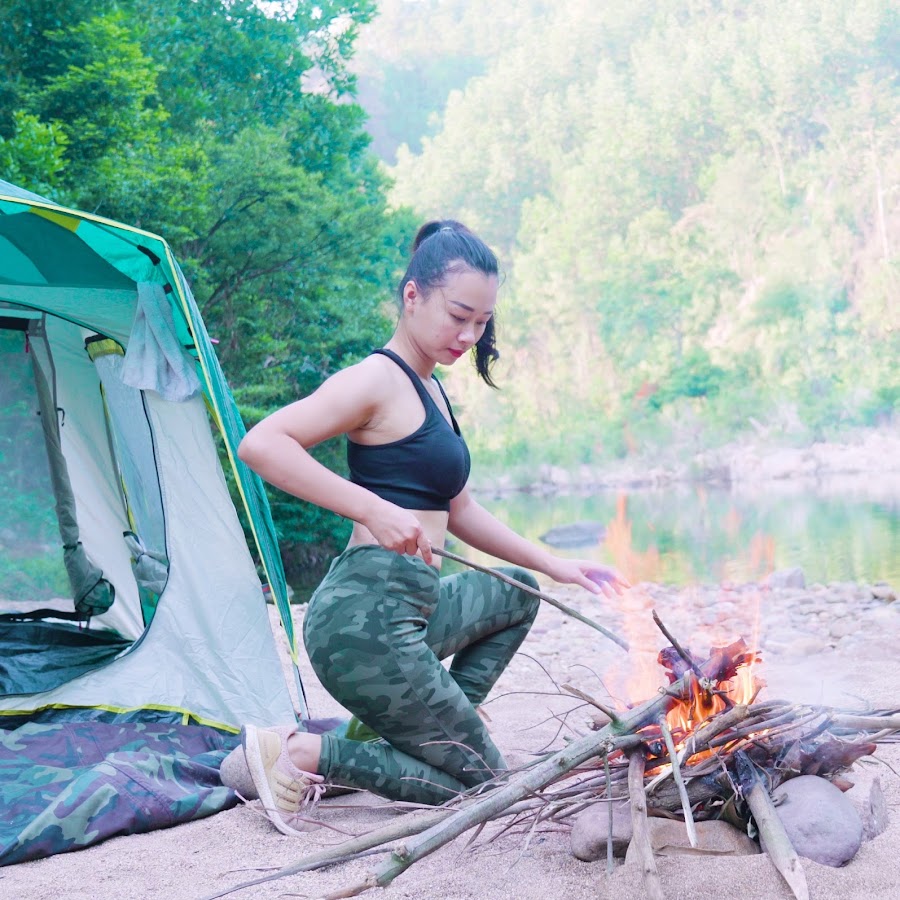 Misha camping girl. Соло девушка в кемпинге.