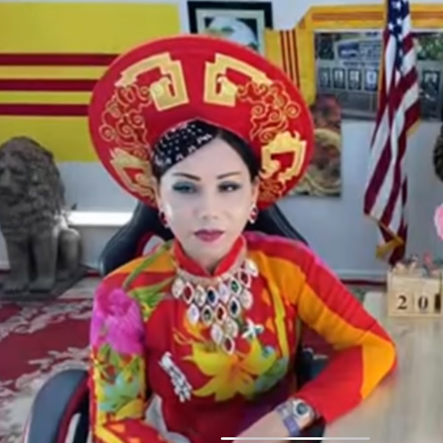 Lisa Phạm Vấn Đáp Official - Youtube
