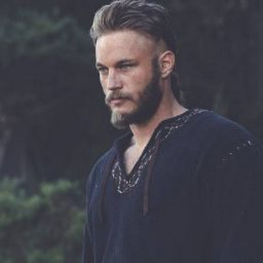 мужские викинг. викинг андеркат косы. викинги рагнар лодброк прически. трэвис фиммел рагнар. Undercut викинги.