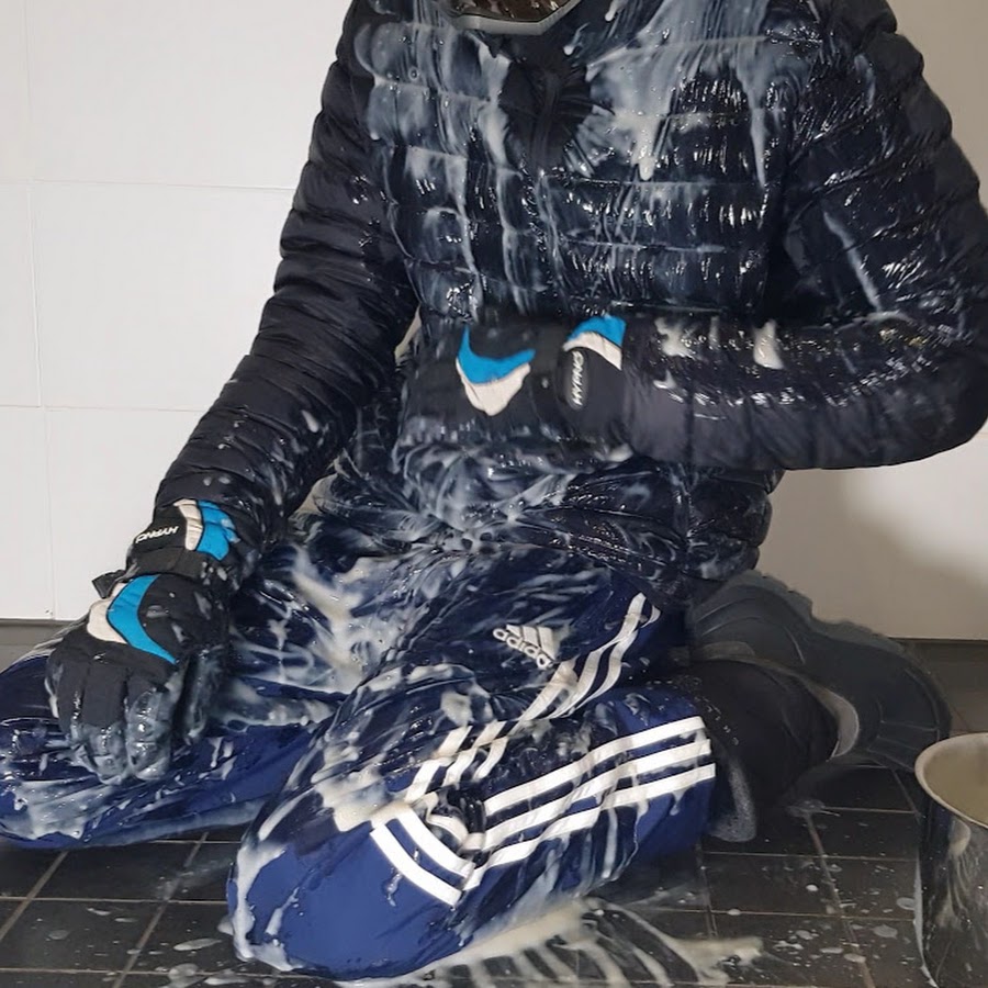 Куртка грязь. Fun in Mud Nike Air Max 90 & adidas Trackie. Total Destruction Jacket. Build and destroy куртка.