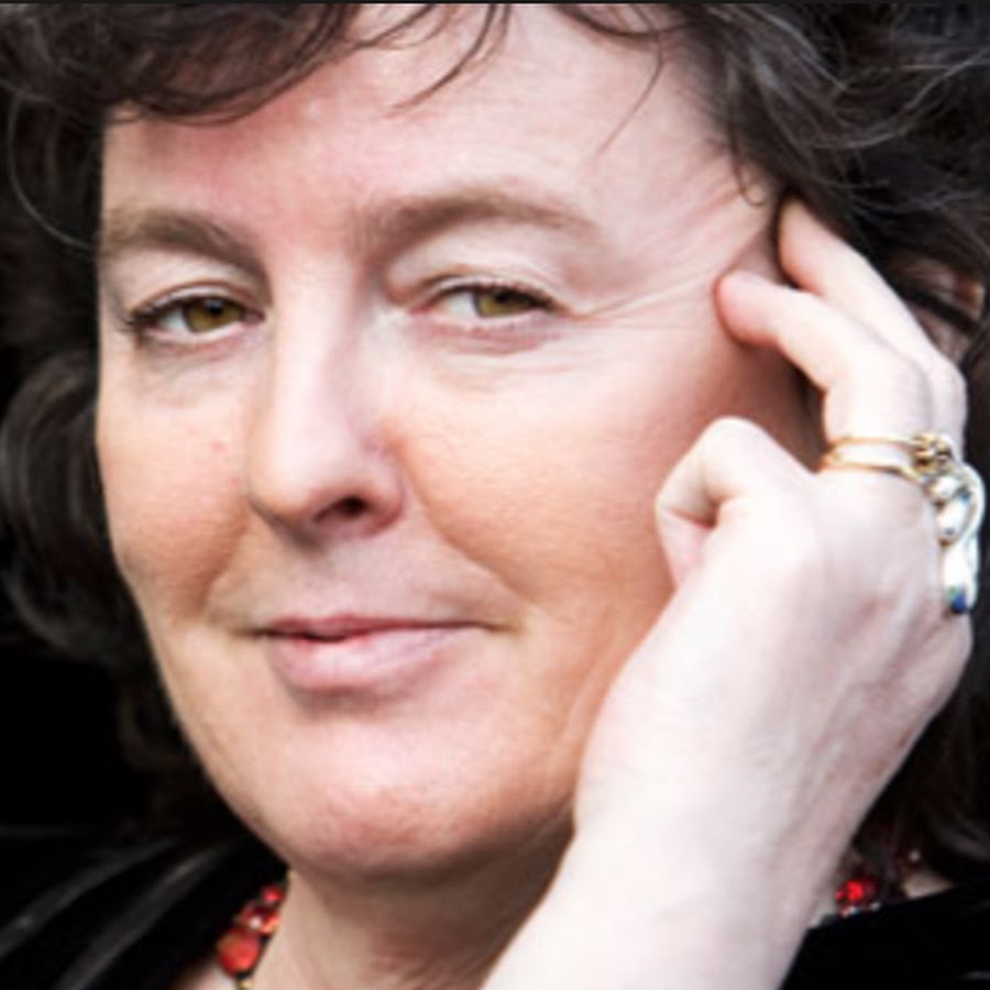 Ann duffy. Carol Ann Duffy. Поэтесса Кэрол Энн Даффи. Кэрол Энн Сьюзи. Личная поэтесса королевы Елизаветы Кэрол Энн Даффи.