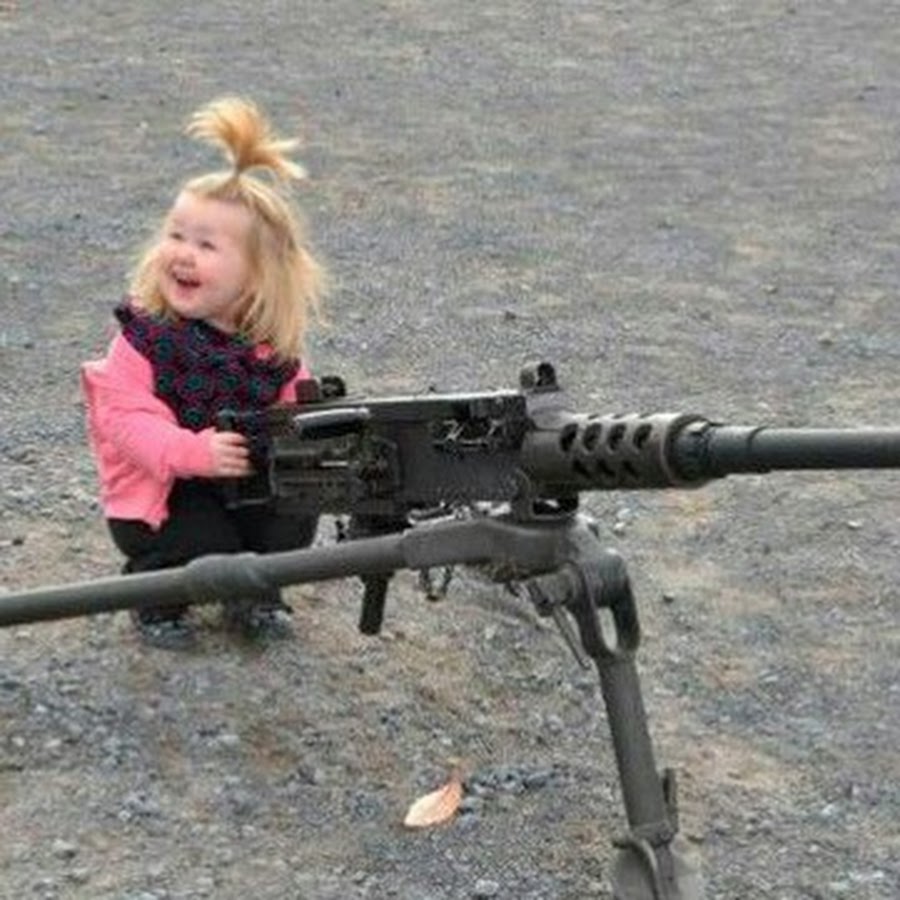 Девочка с пулеметом фото