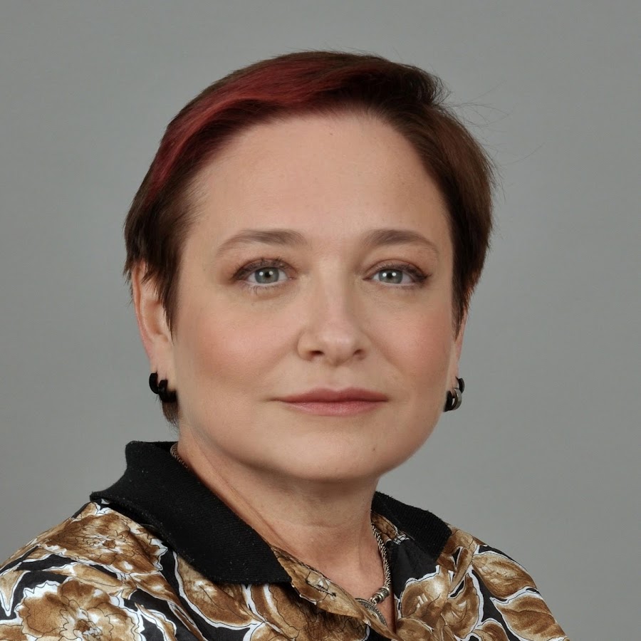 Девушка на мотоцикле арт