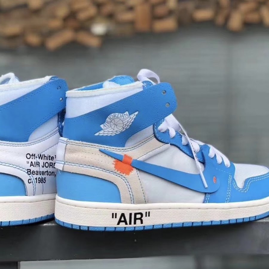 Off white blue. Air голубой. Обои Air Jordan off White на телефон. Найк дай оф Вайт синие.